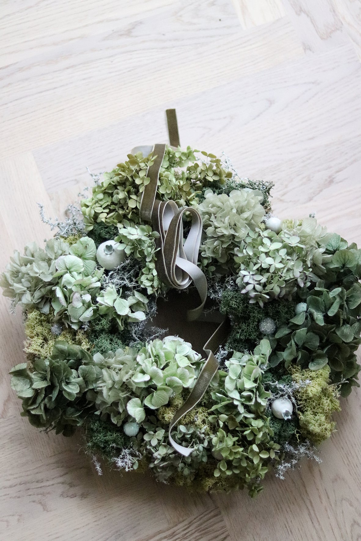 A table story - GRØN Jule dørkrans 2025