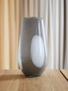 Ada - dotted vase